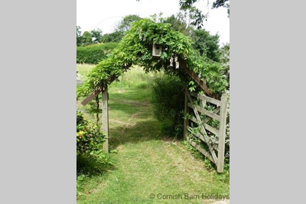 The Snug At Cornish Barn Holidays 特鲁罗 外观 照片