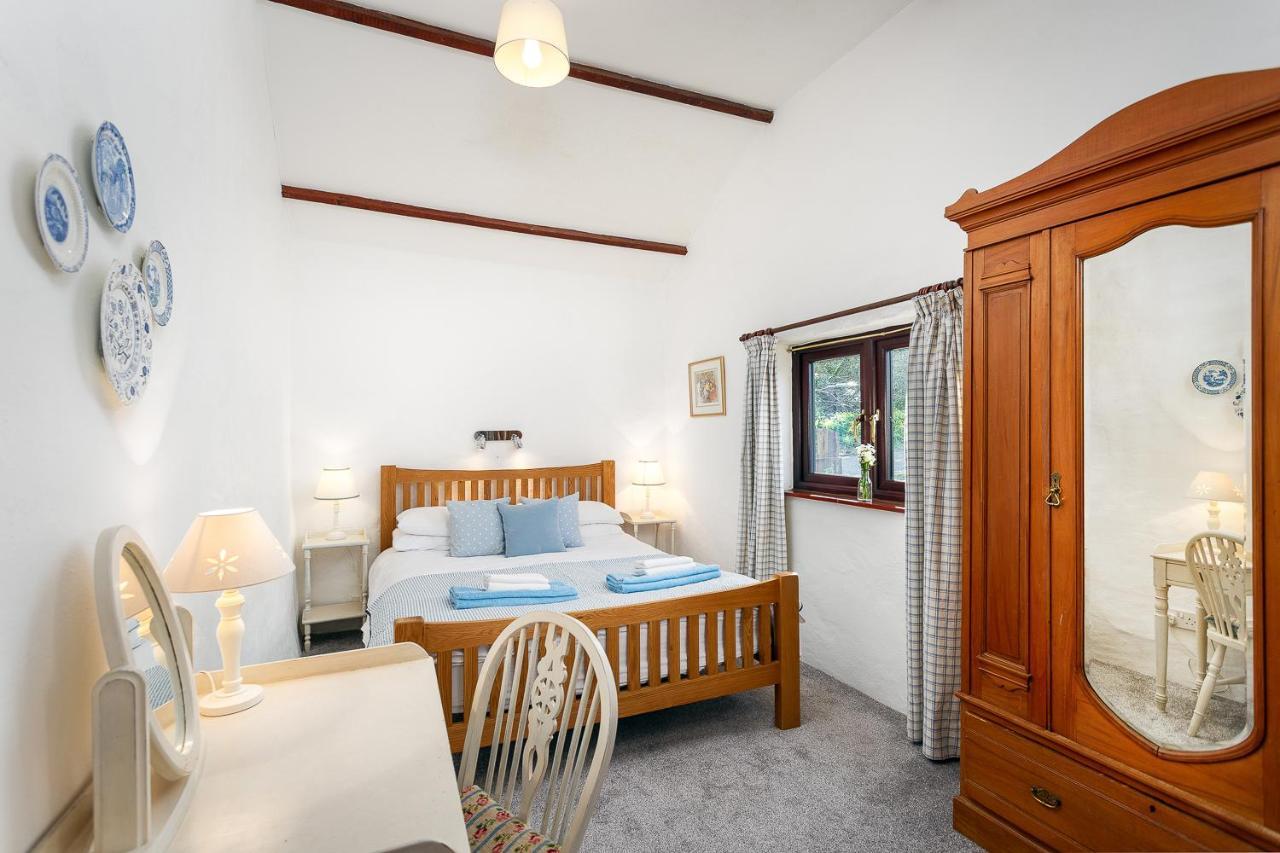 The Snug At Cornish Barn Holidays 特鲁罗 外观 照片