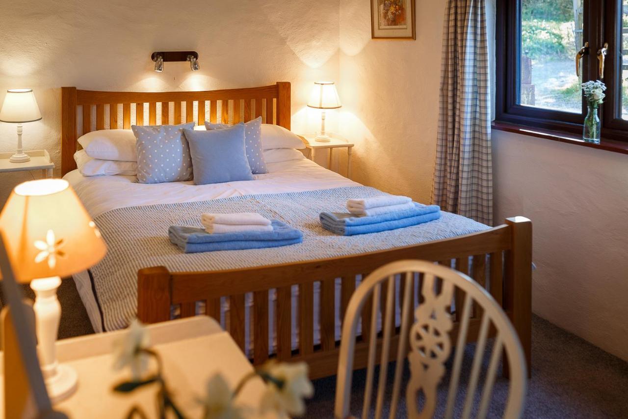 The Snug At Cornish Barn Holidays 特鲁罗 外观 照片