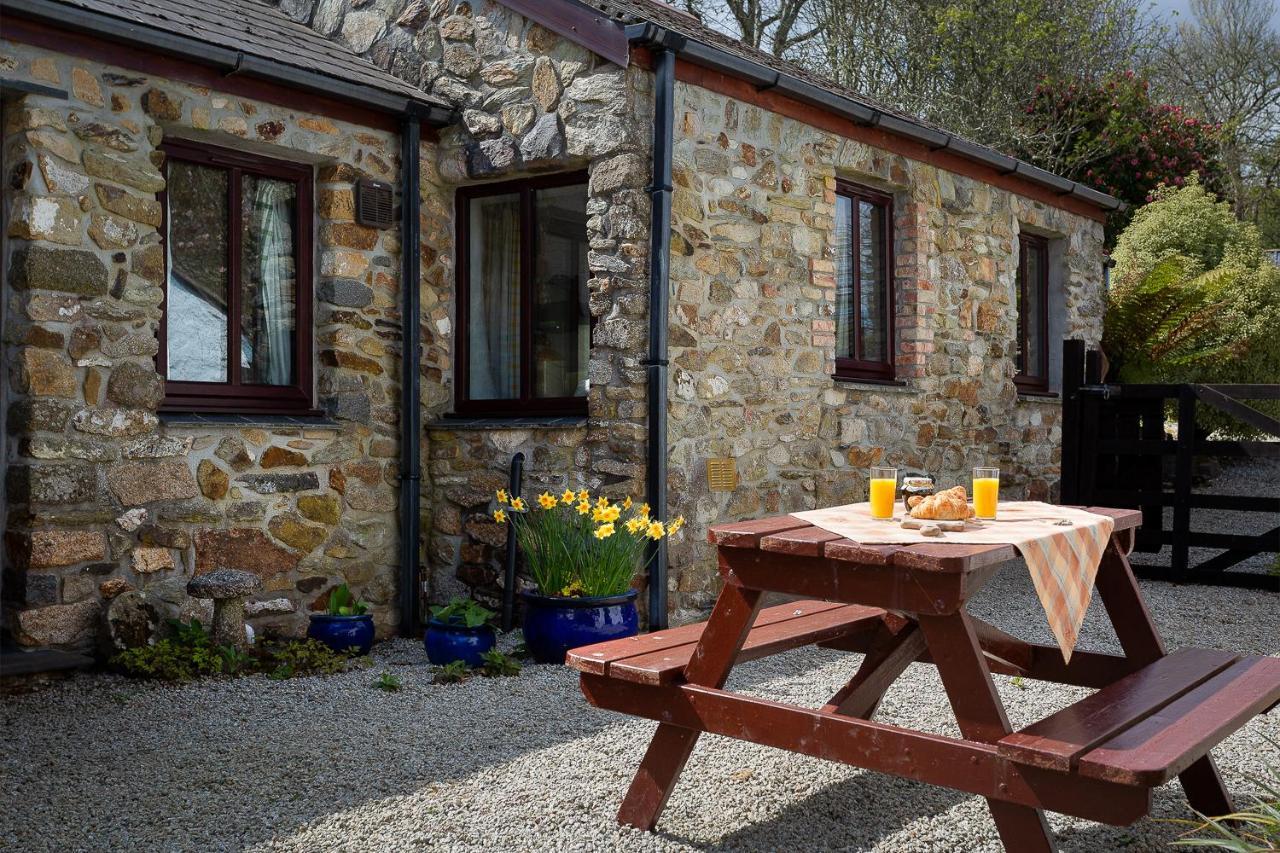 The Snug At Cornish Barn Holidays 特鲁罗 外观 照片